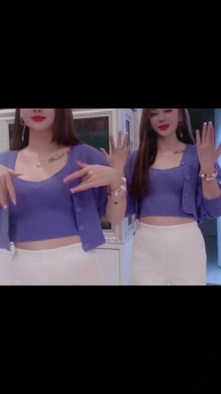 @PrettyLittleCats2
