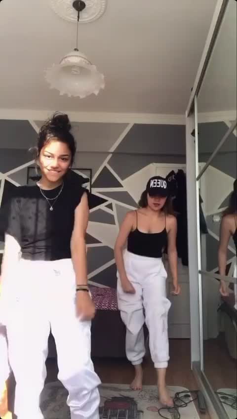 @Aleyna Esen