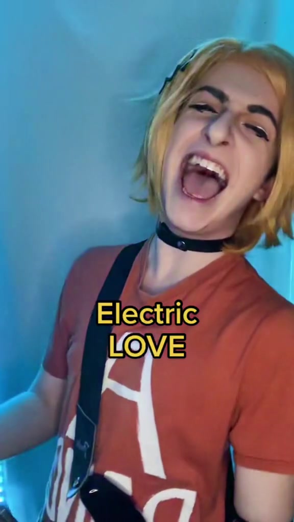 @(,,&oplus;︿&otimes;,,)