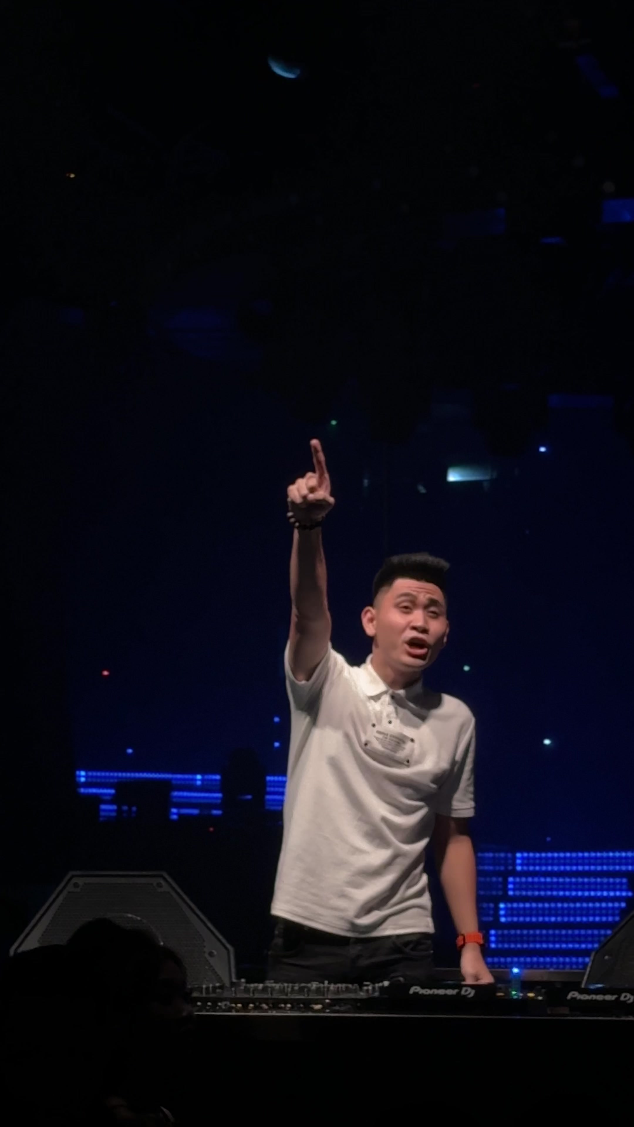 @DJ Thịnh Louis 👋🏻