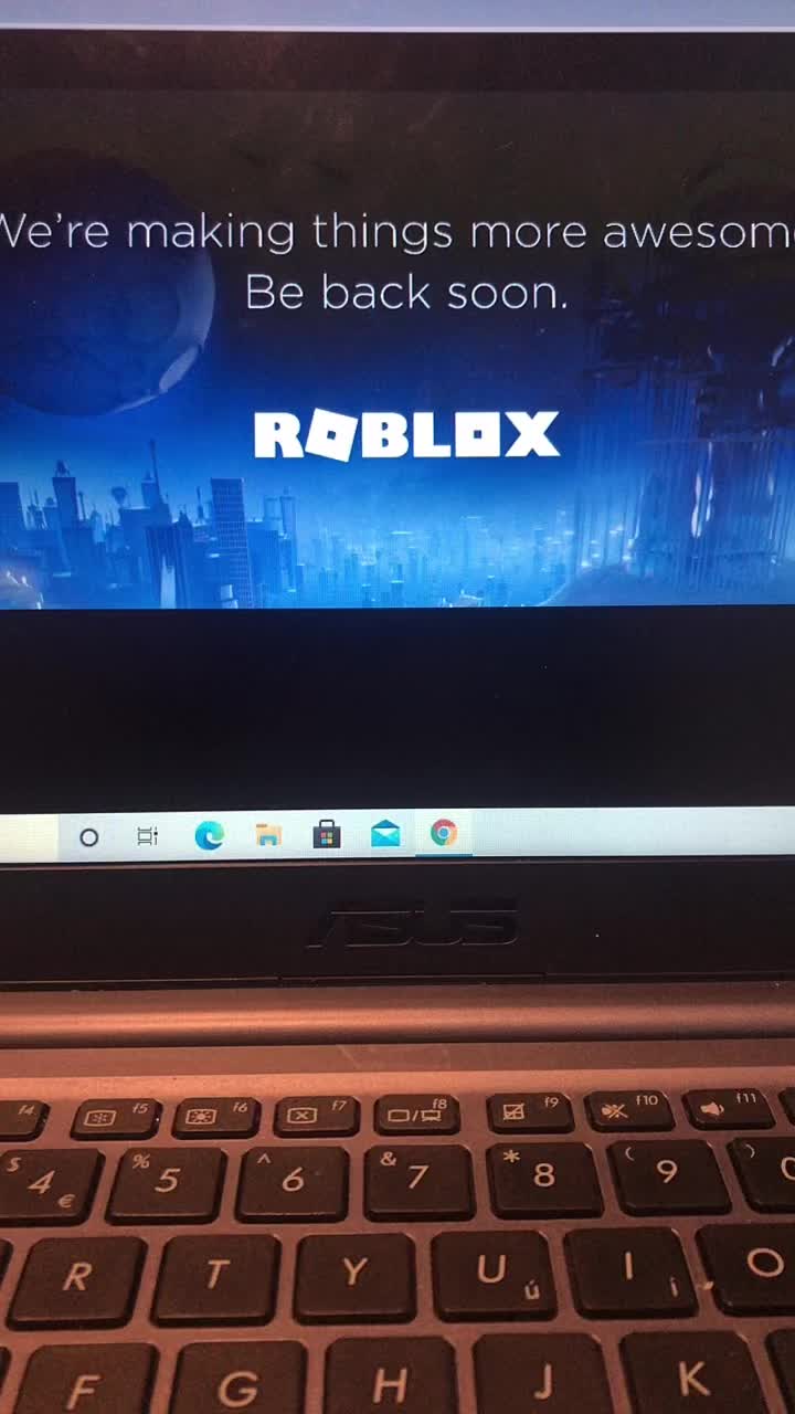 @Ur local roblox sisters 😩🤩