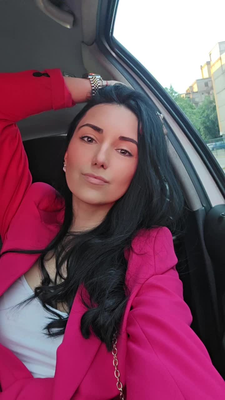 @Majda Međedović Hot