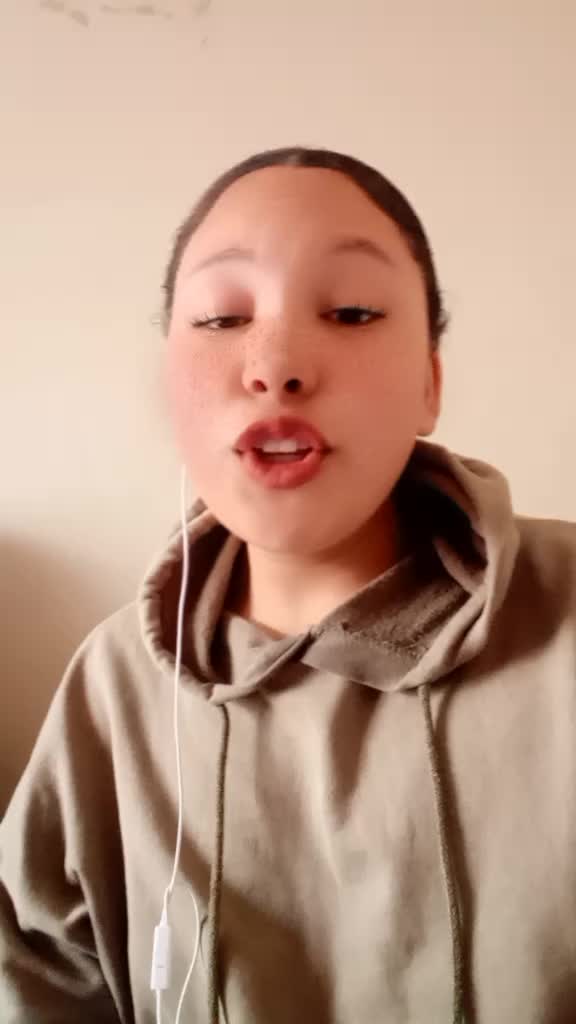 @rellie.officially_ 29