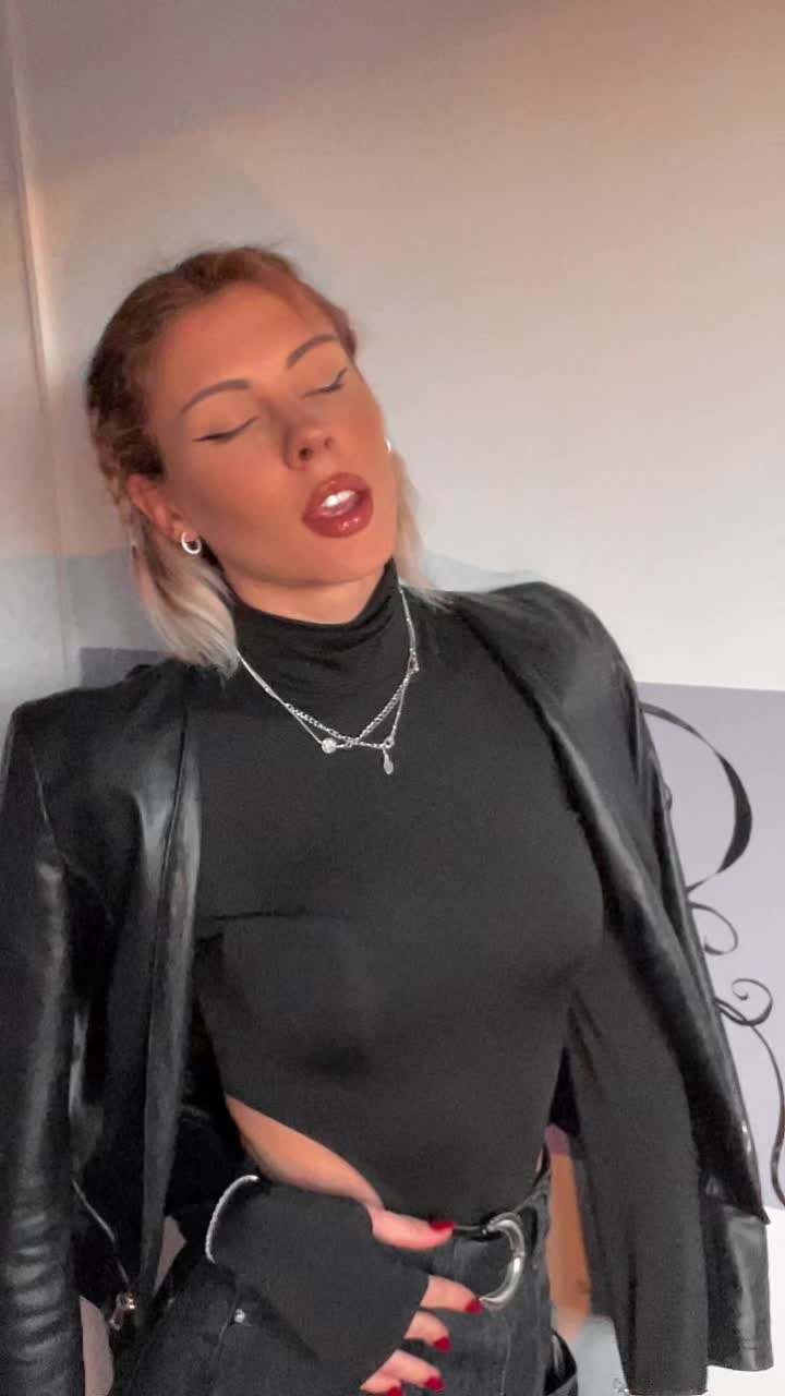 @Just_la_noe