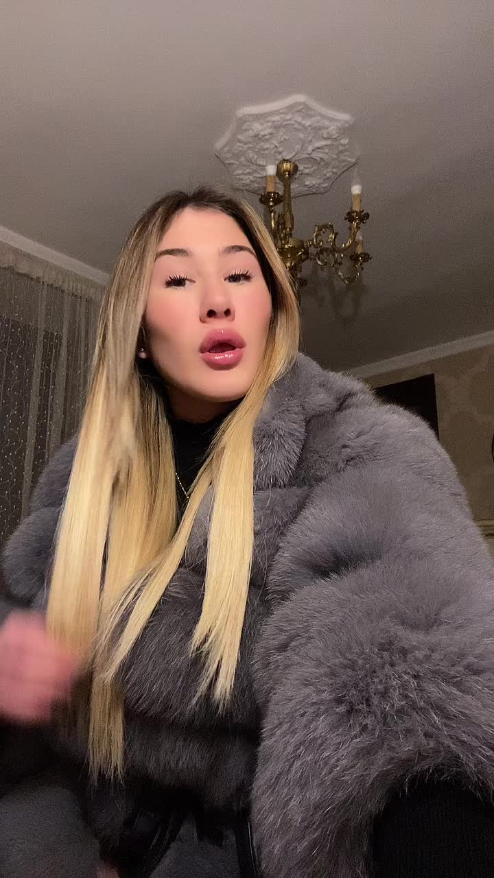 @connyscarallo_