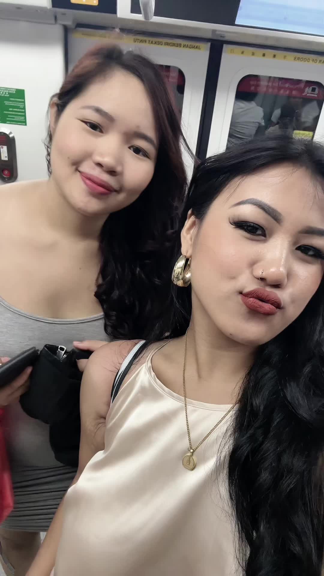 @Hot mom