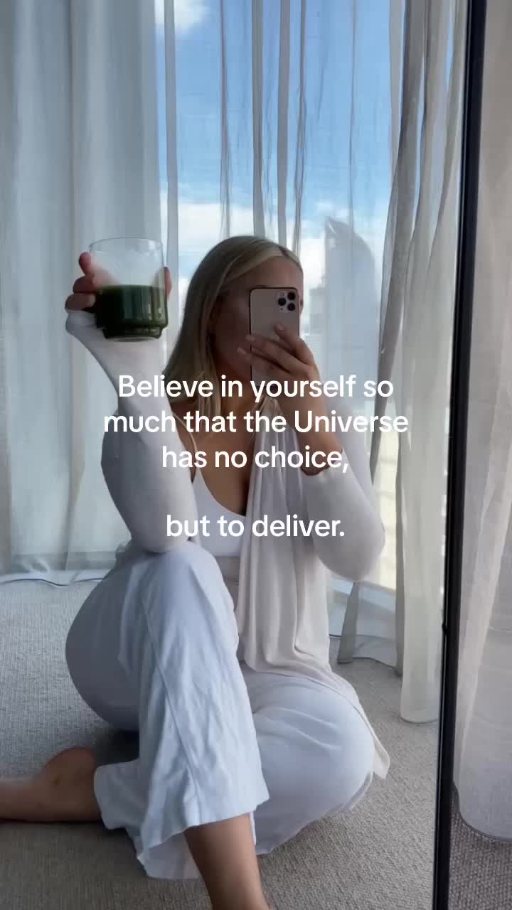 @EMELIEXOXO