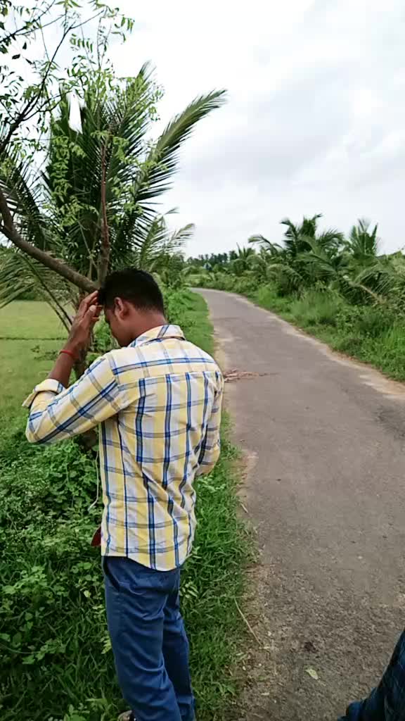 @sad boy Manoj Kumar
