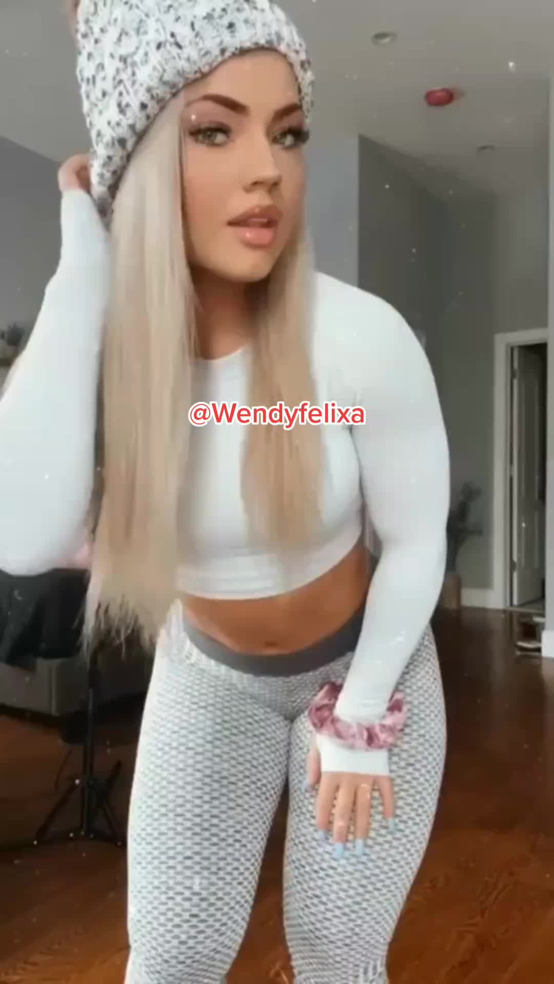 @Paola Skye