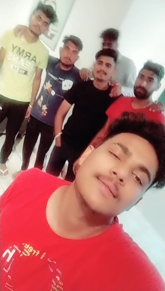 @user933358183125