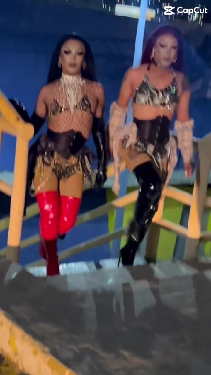 @The drag twins