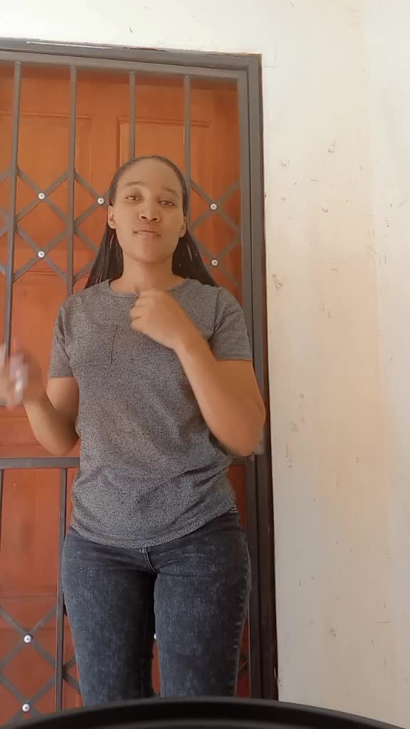 @YT: KRISIEY LOUW