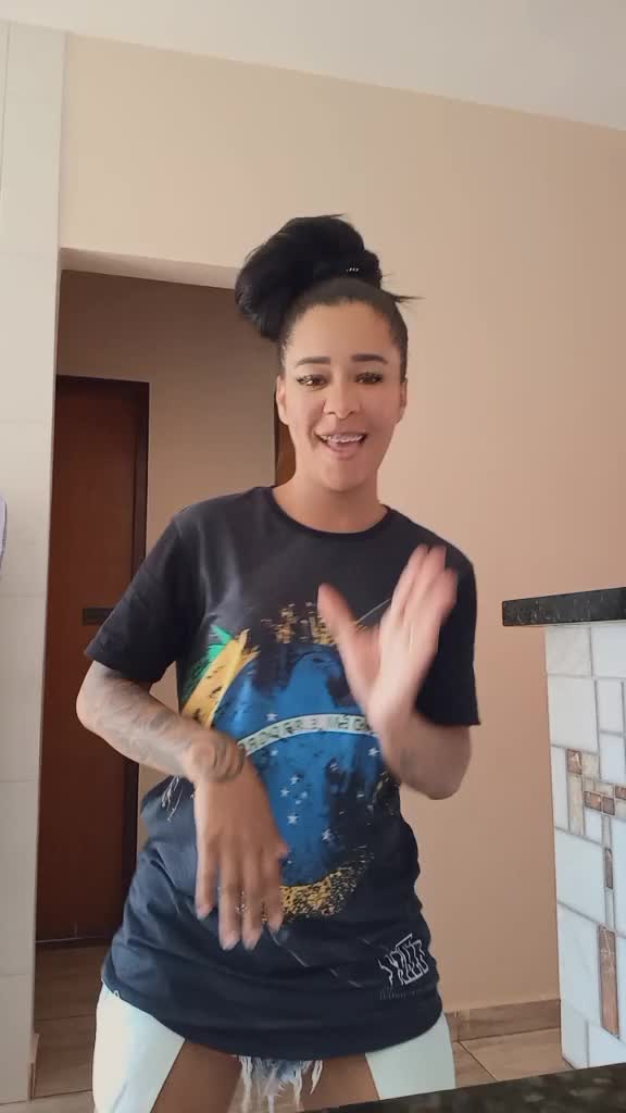 @Loira tatuada