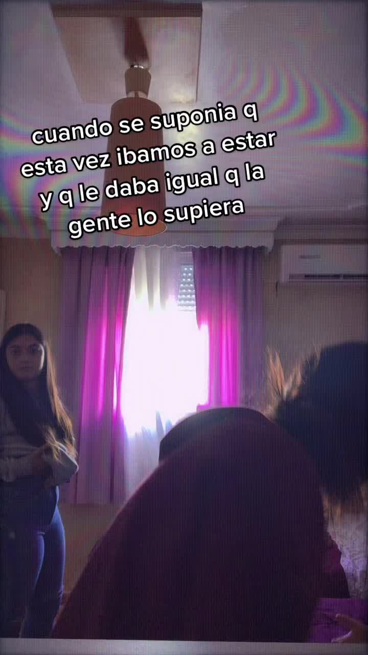 @😼