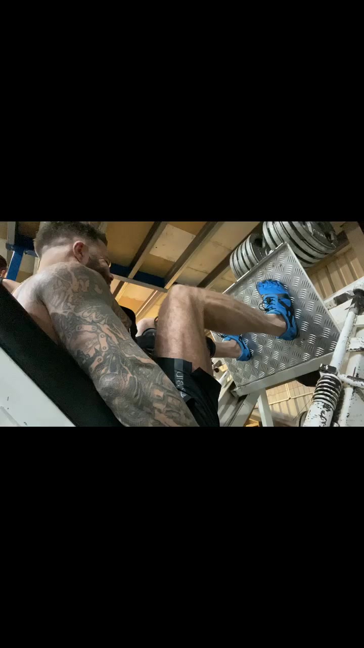 @Tattoosandweights