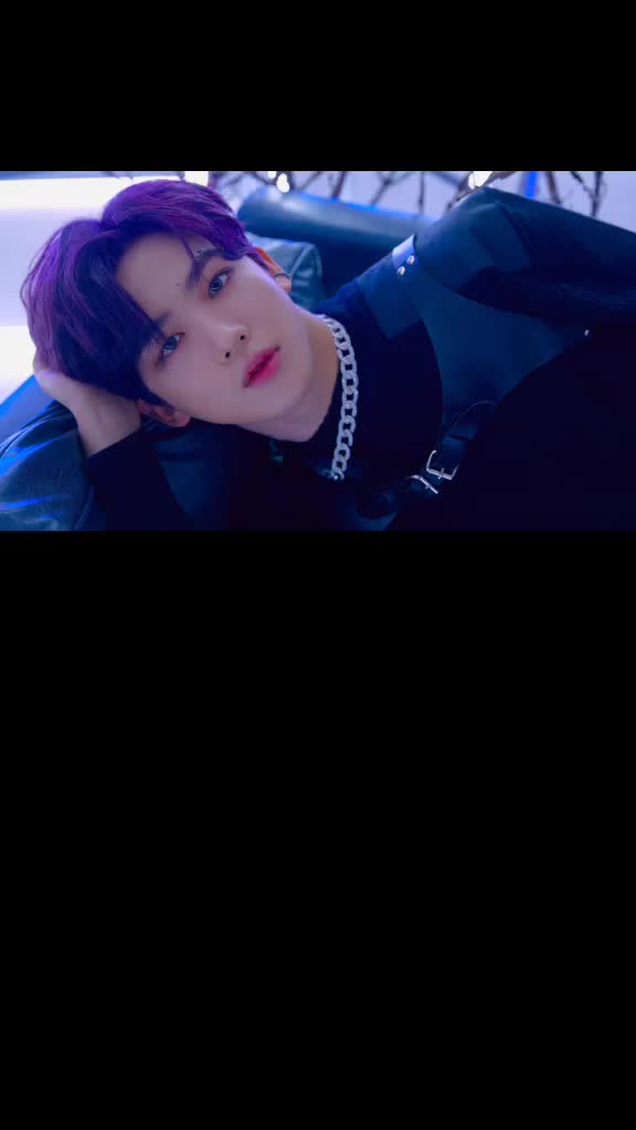@Hyunjin hayatım olmuş ✨😻