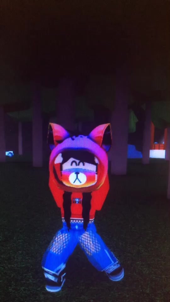 @𝐫𝐨𝐛𝐥𝐨𝐱 🤪