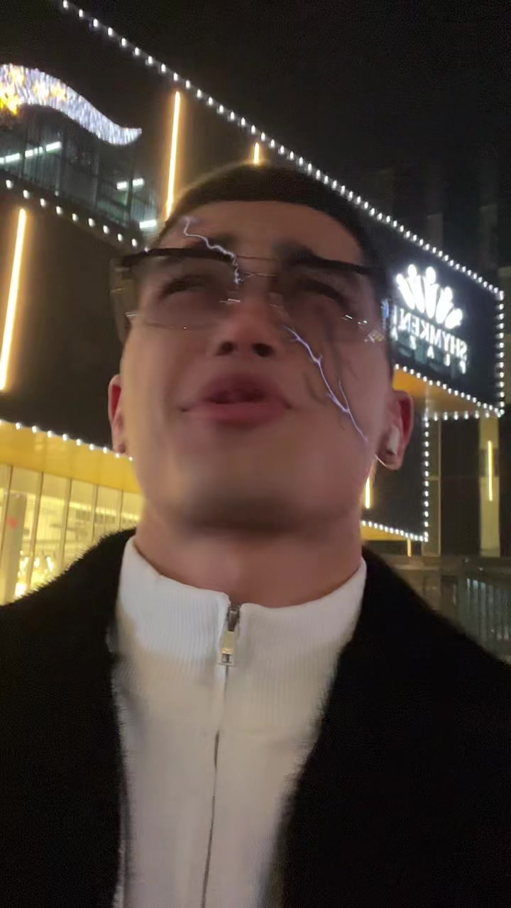 @_izzeet
