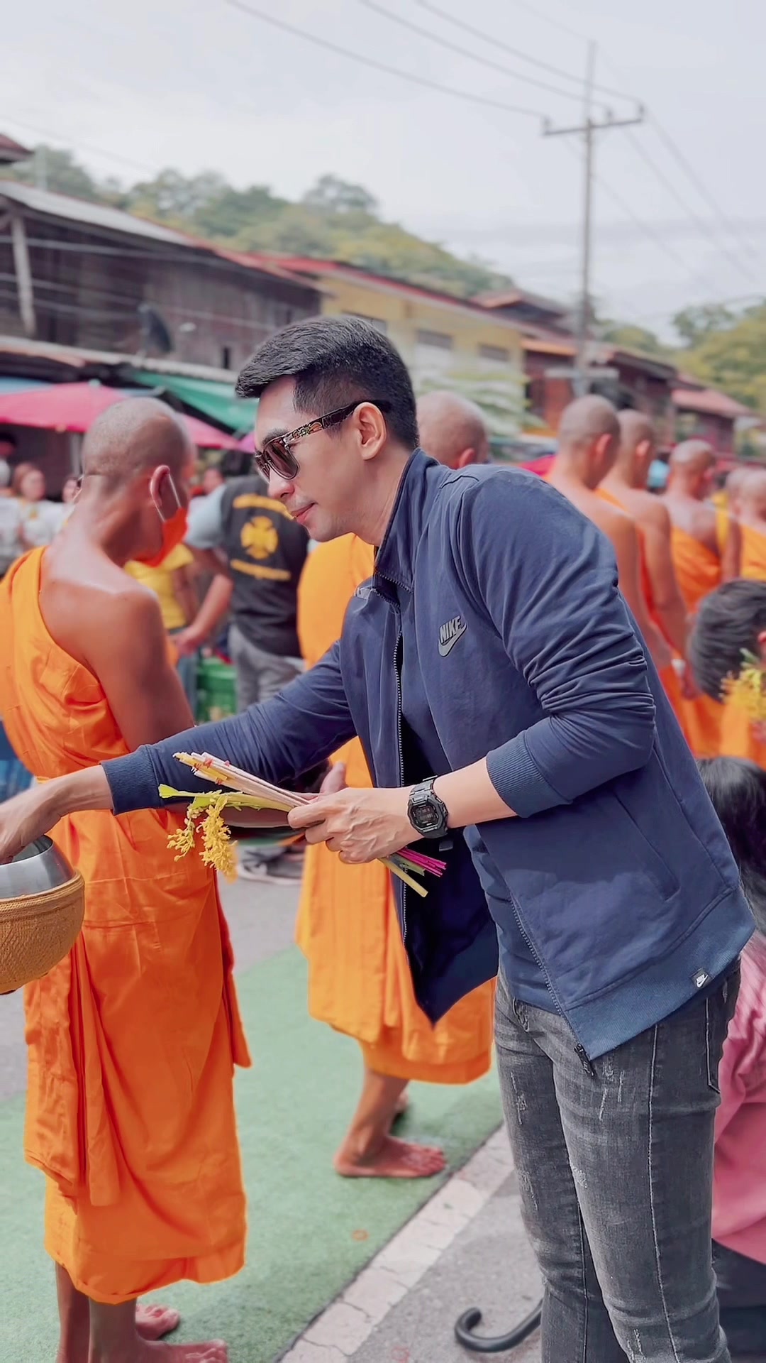 @MR.ZeE (ช่องหลัก)