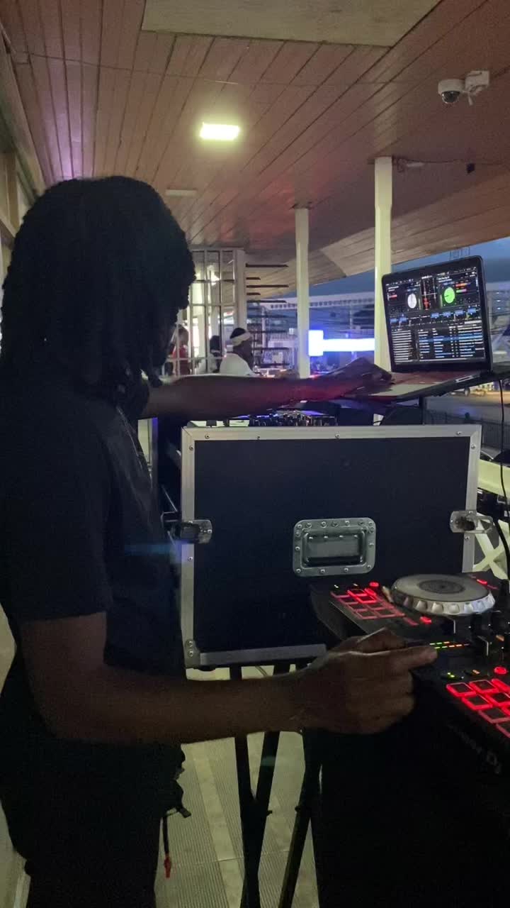 @🇯🇲🎶DJ STEAMAZ🎶🇯🇲