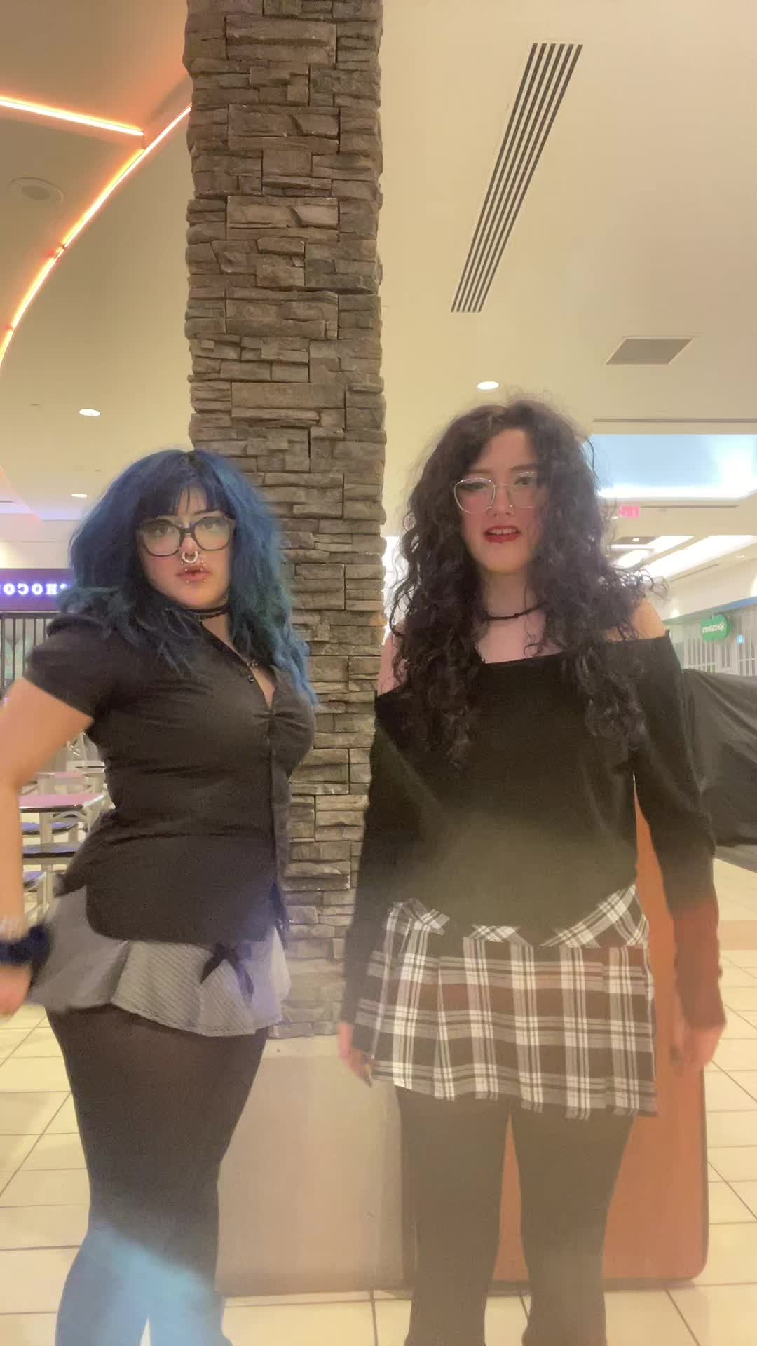 @bella