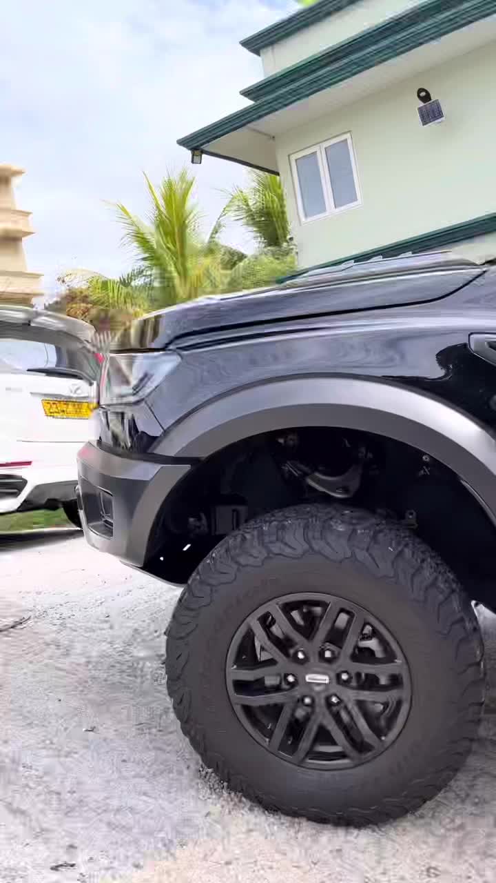 @zeeshxn.