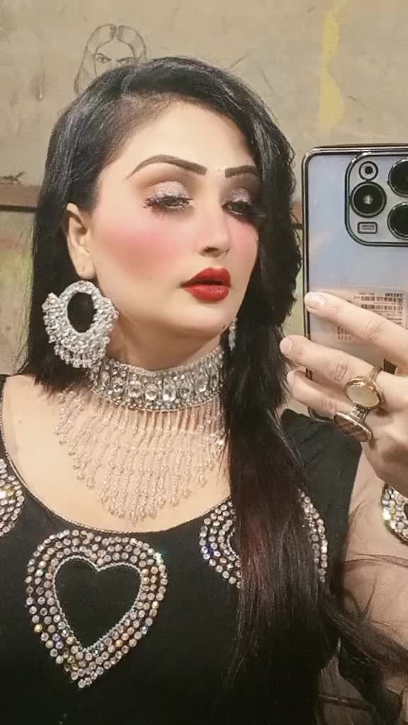 @Ayesha Queen 👸