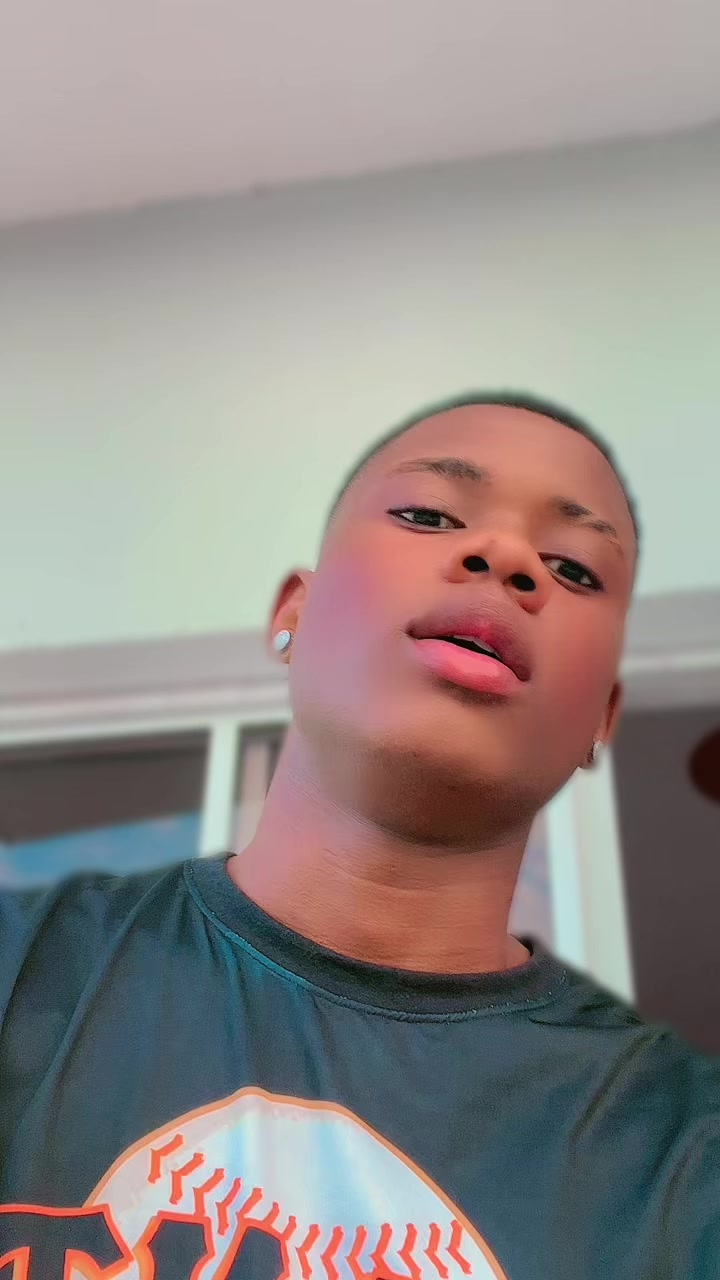 @𝕋𝕣𝕒𝕡 𝕤𝕥𝕒𝕣🇭🇹💔🐐