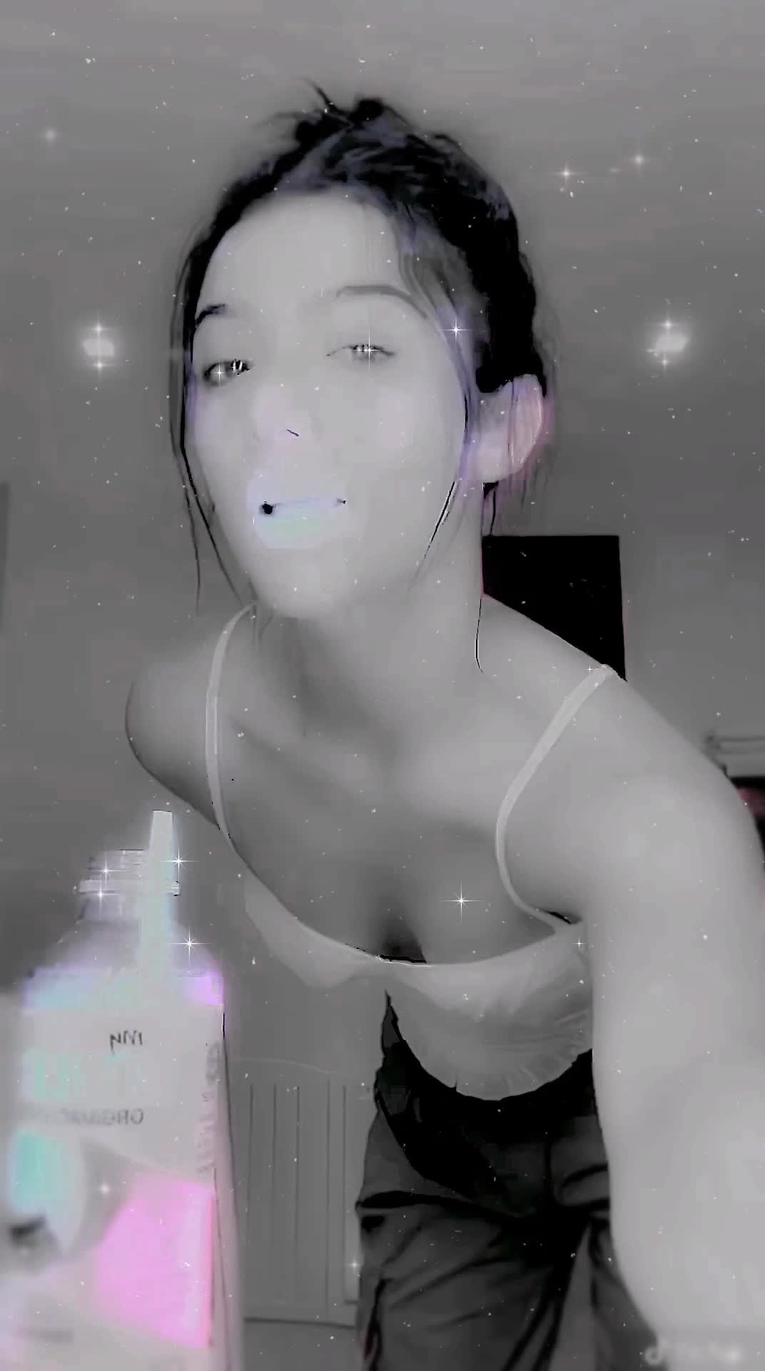 @&mdash; frankie ୭̥⋆*