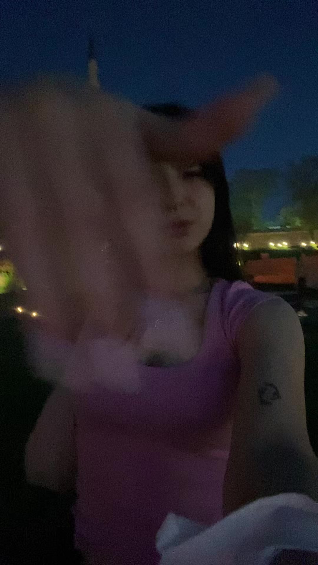 @def🦖