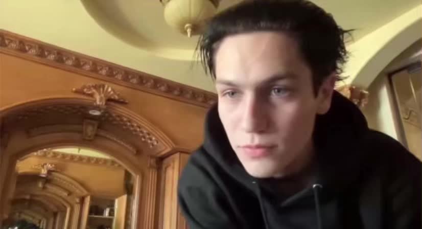@𝘤𝘩𝘢𝘴𝘦 𝘧𝘰𝘭𝘭𝘰𝘸𝘴<3