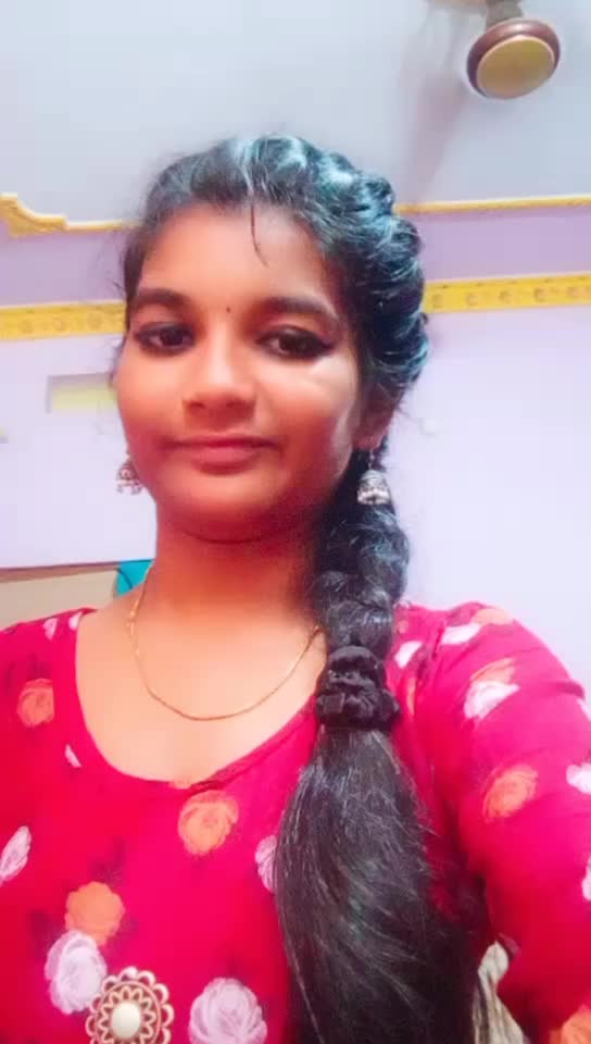 @geethu- selfie33