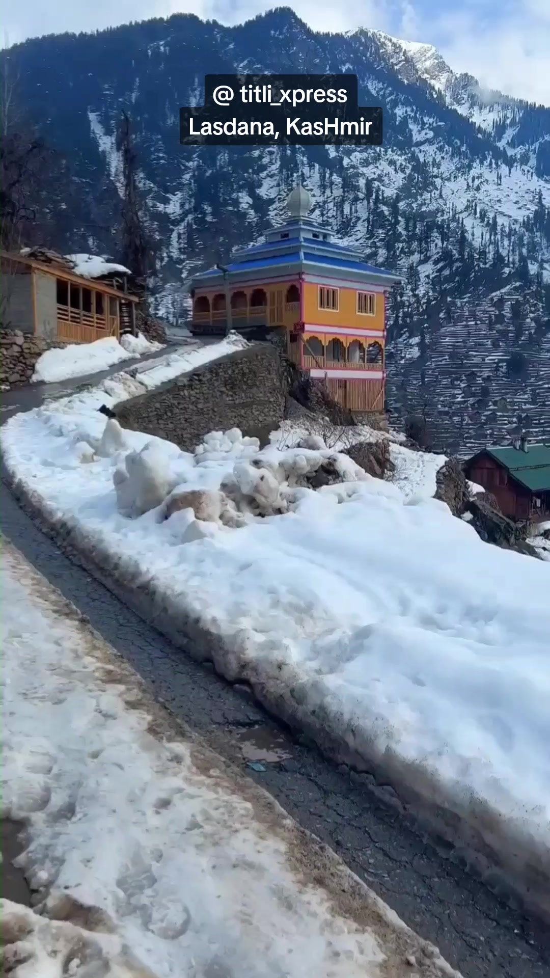 @azaD-o-QaiD-kasHmir