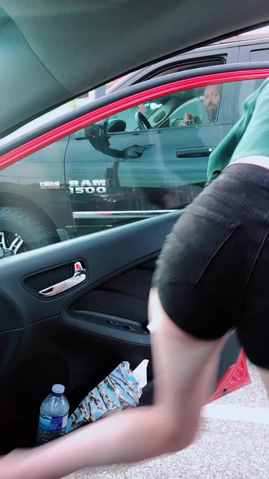 @Lydz003 🇨🇦