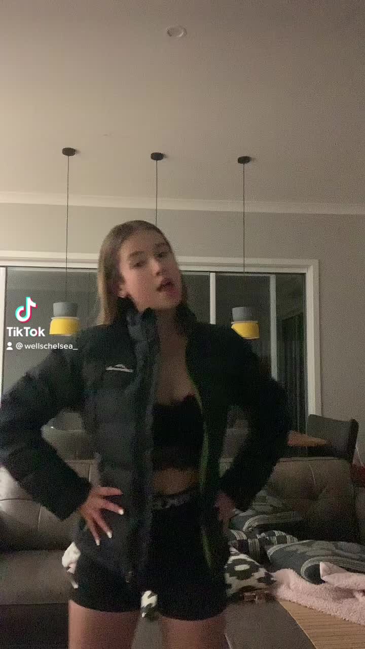 @🎧