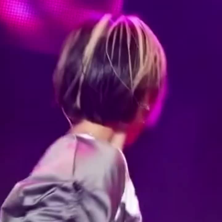 @(>▽<)