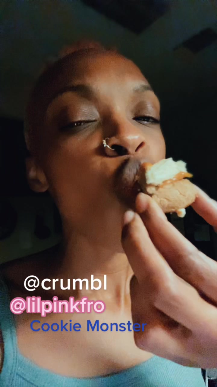 @LilPinkFro