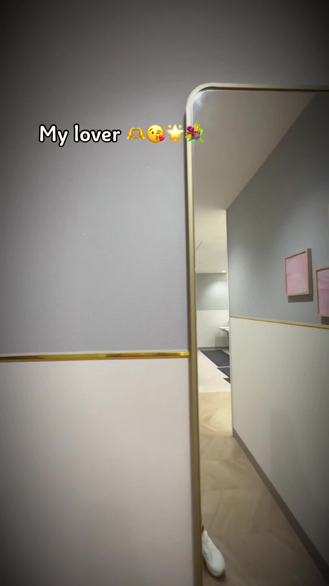 @🐝