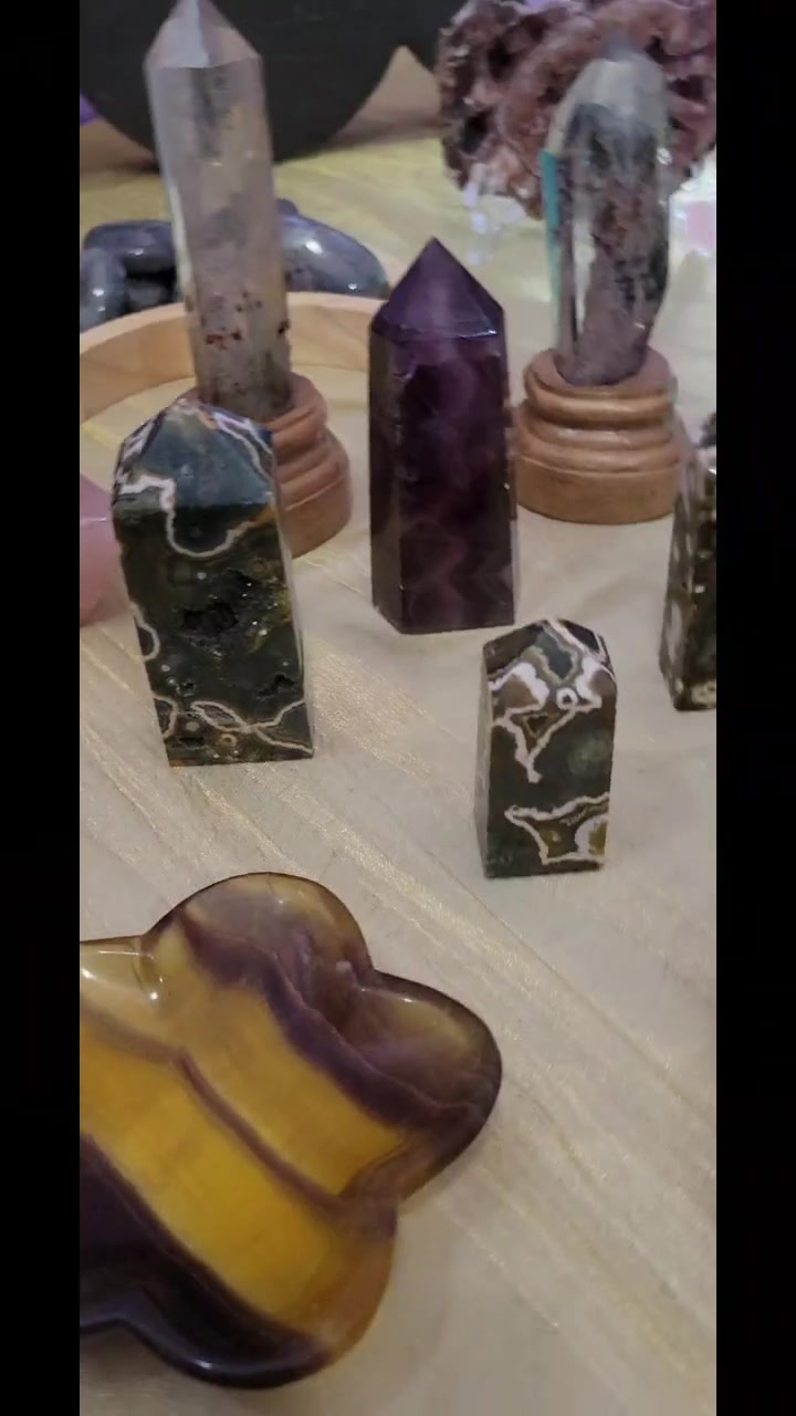 @lovelylunargems