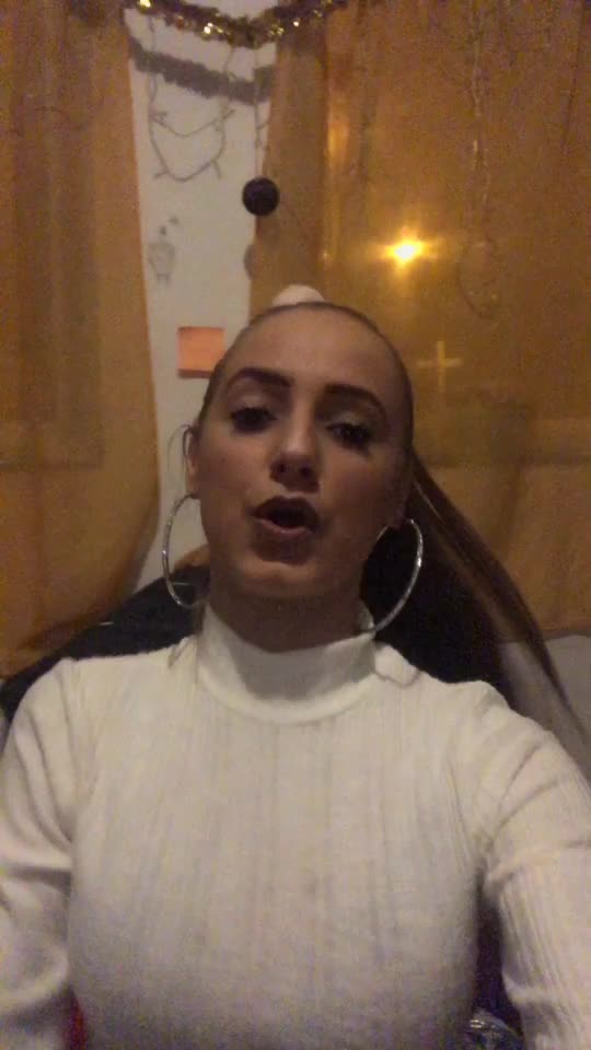 @lívia virág