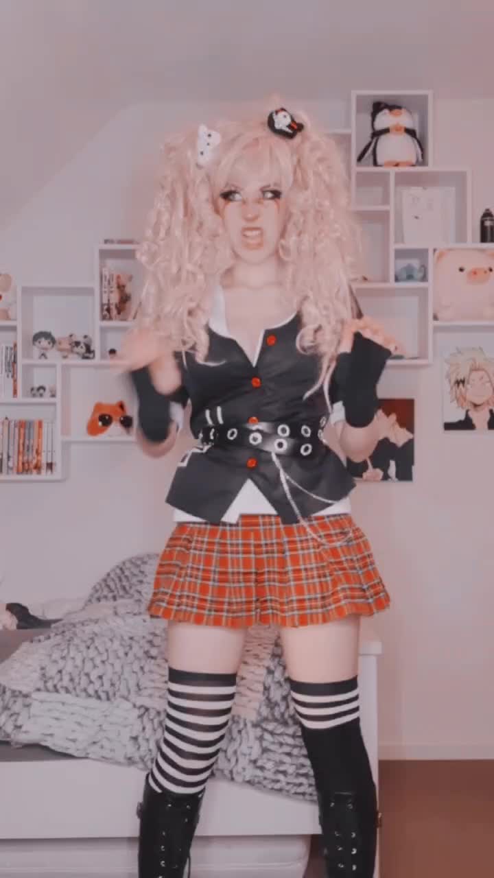 @b1ack cat >‿‿◕