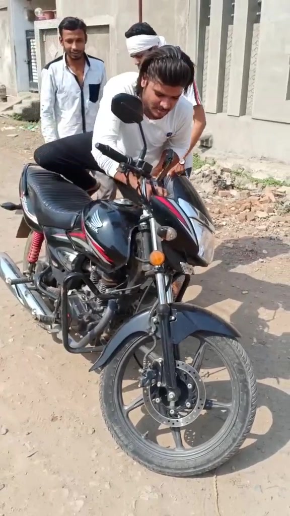 @Mɾ ՏɑӀʍɑղ ɑɾՏհ✔️