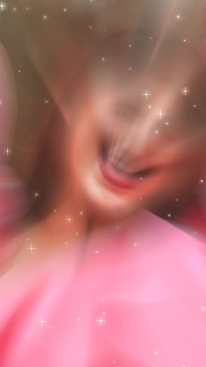 @Hęâřť Qûęęñ