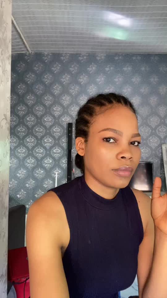 @oyiioyinx