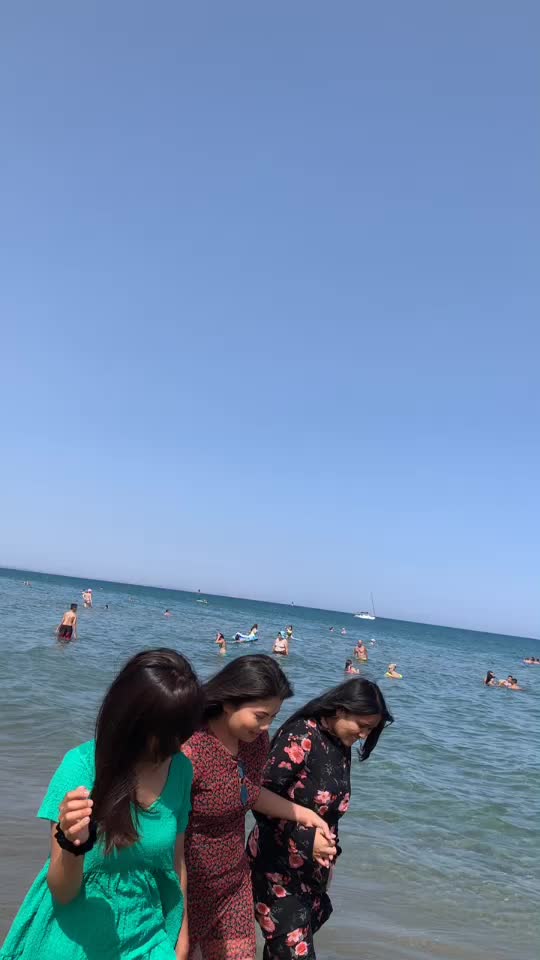 @Bella