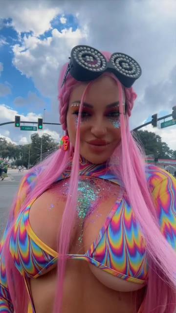 @Kissa Sins
