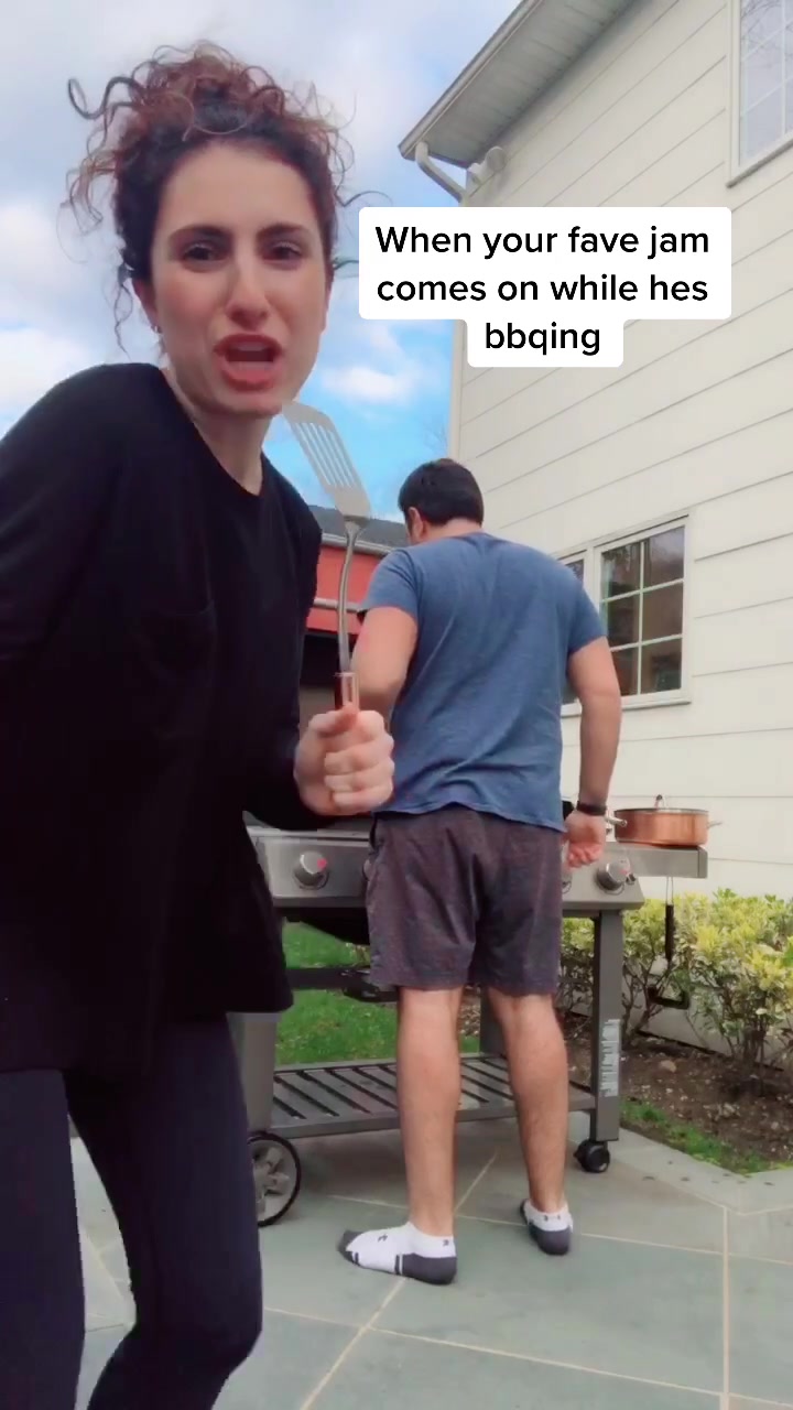 @batshitmama