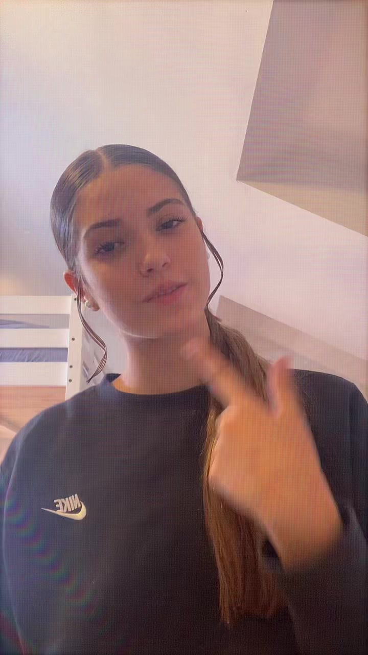 @𝒩ℯ𝓇ℯ𝒶 𝒢𝒶𝓇𝒸𝒾̂𝒶🌷