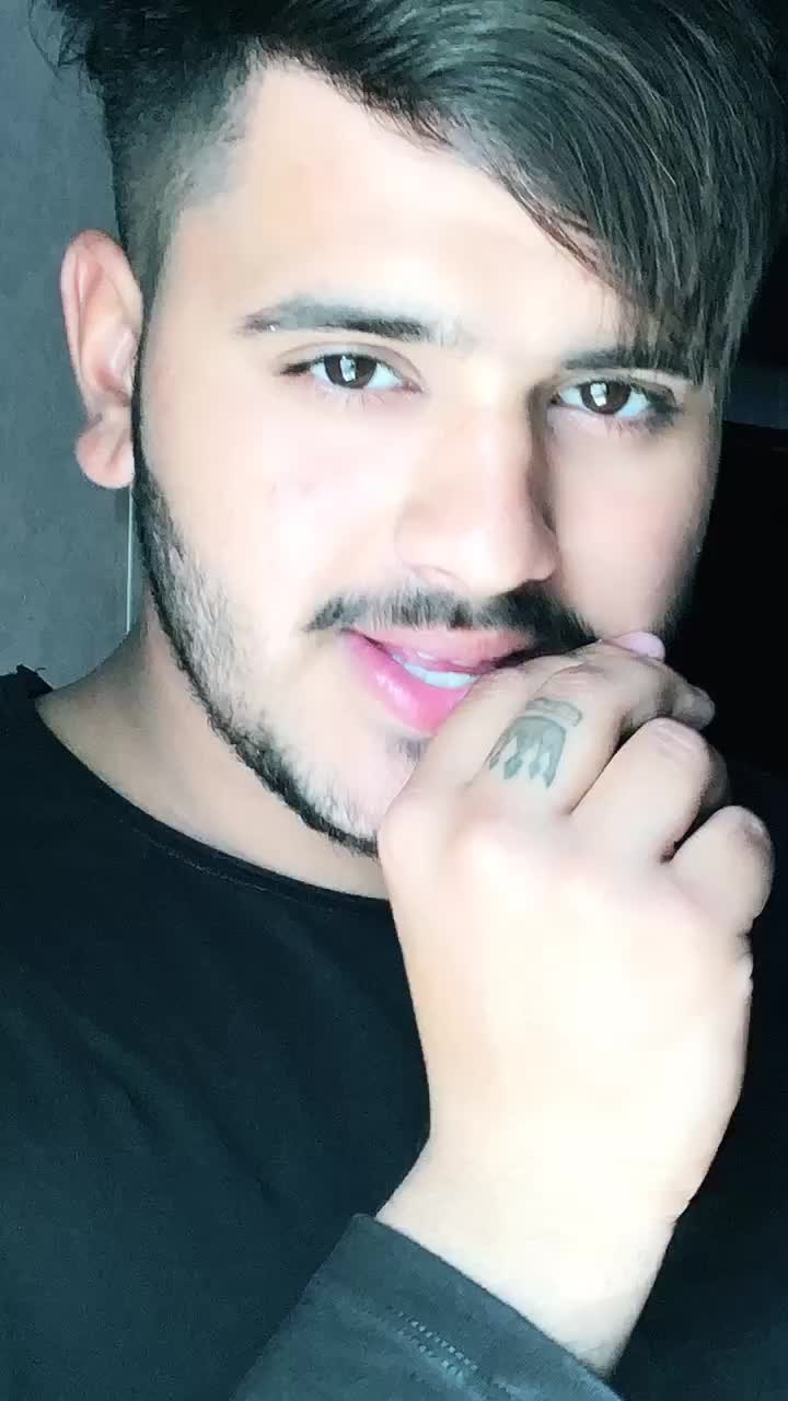 @ANEESH MALIK😎