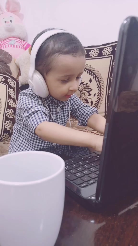 @Alyan..Khan😘